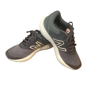 New Balance Women's Gray Running Shoes W520LP7 Sneakers Sz 8